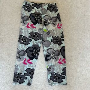 Fun leggings with beautiful flowers